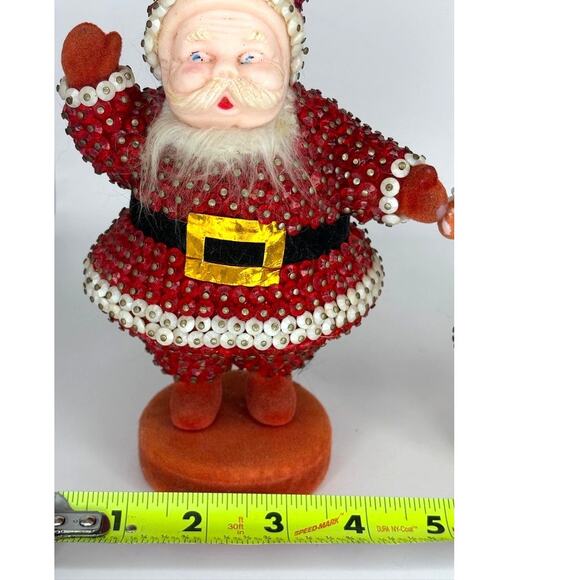 Kitschy Cute Vintage 1950s Santa & Mrs. Claus Beaded Push Pin Flocked Figures - Picture 15 of 16